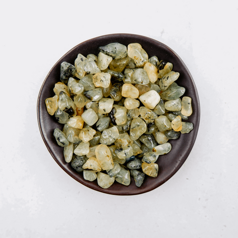 Epidote in Prehnite Chips